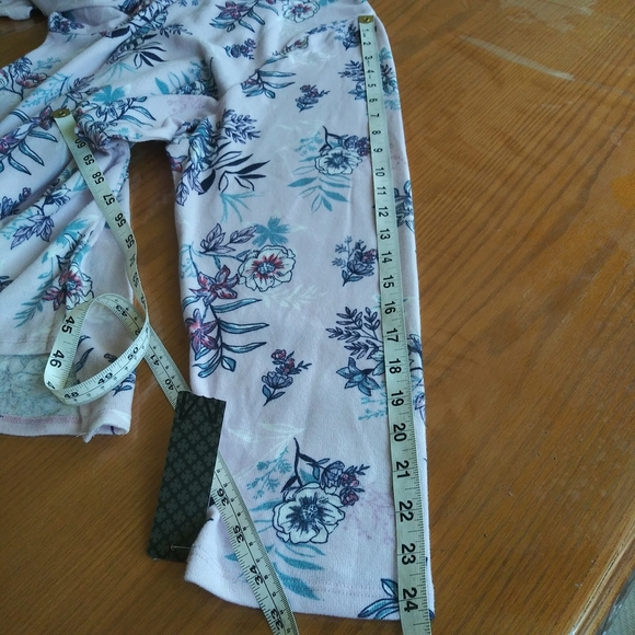 Massini floral Women Long Sleeve Top - Picture 9 of 11